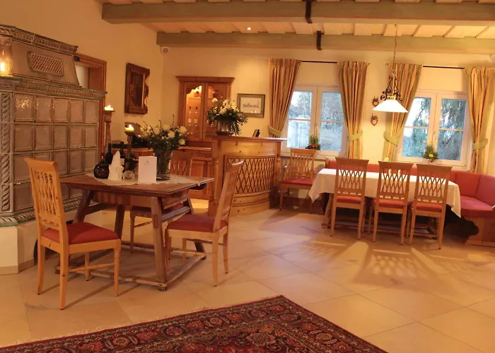Otel Gut Altholz Und Restaurant Hutter