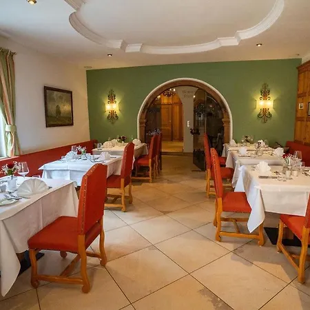 Gut Altholz Und Restaurant Hutter Szálloda Plattling