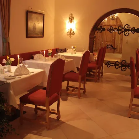 Gut Altholz Und Restaurant Hutter 3* Plattling
