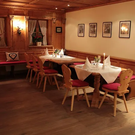 Gut Altholz Und Restaurant Hutter ホテル